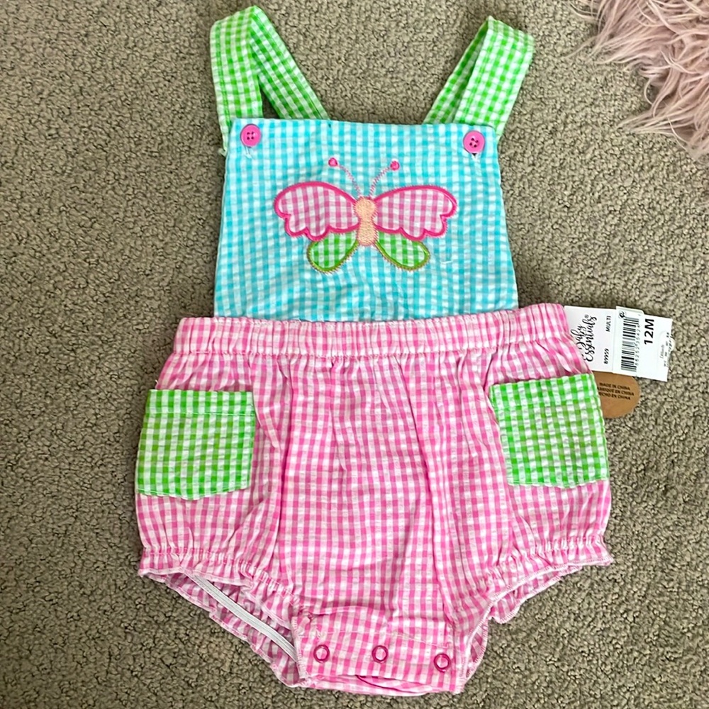 NWT baby girl bubble size 12m. Excellent condition, never worn!